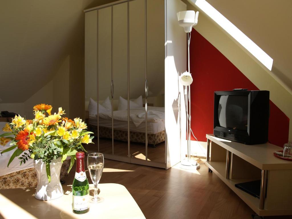 Hotel Pension Kirschstein Wolgast Exterior photo